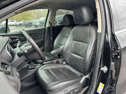 Used 2018 Buick Encore Essence FWD image 17