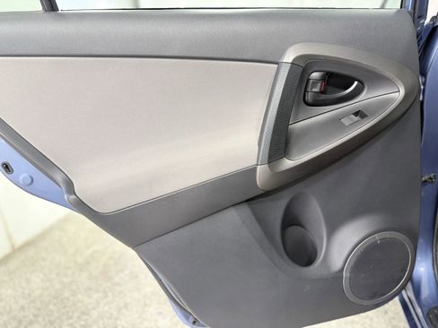 Used 2012 Toyota RAV4 4WD w/ Upgrade Value Pkg image 32