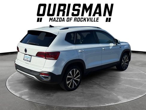 Used 2024 Volkswagen Taos SE FWD image 6