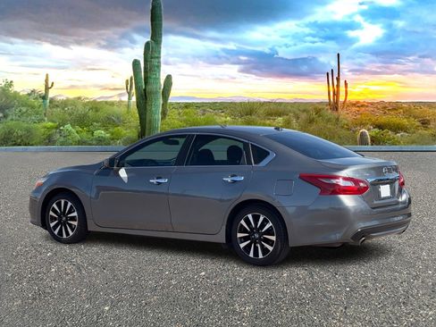 Used 2018 Nissan Altima 2.5 SV image 4