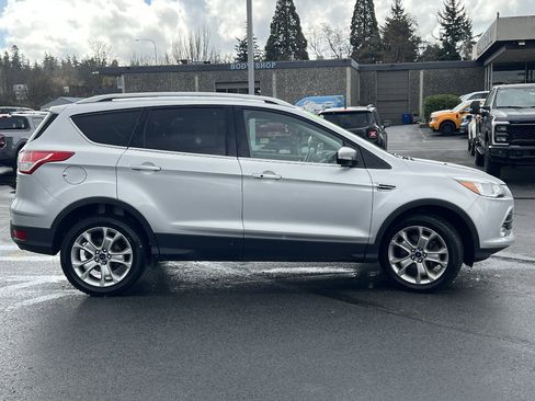 Used 2016 Ford Escape Titanium image 5