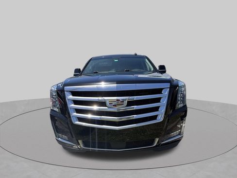 Used 2018 Cadillac Escalade Premium Luxury RWD image 2