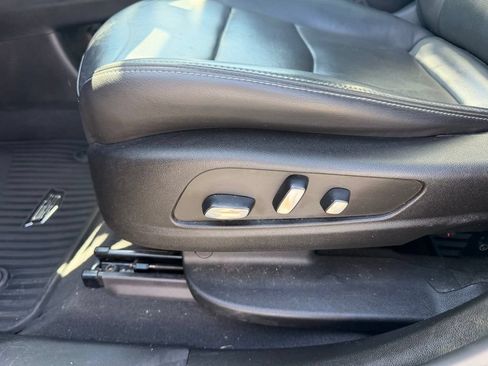 Used 2022 Cadillac XT6 Premium Luxury FWD image 16