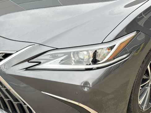 Used 2023 Lexus ES 300h w/ Premium Package FWD image 6