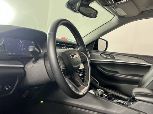 Used 2022 Jeep Grand Cherokee Limited image 19