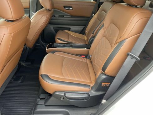 Used 2022 Nissan Pathfinder Platinum w/ Cargo Package FWD image 13