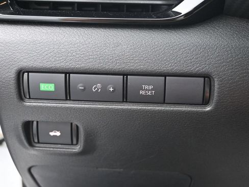 Used 2024 Nissan Sentra SV FWD image 22