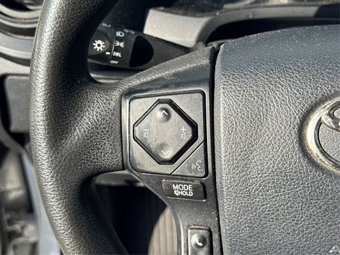 Used 2020 Toyota Tacoma SR image 32
