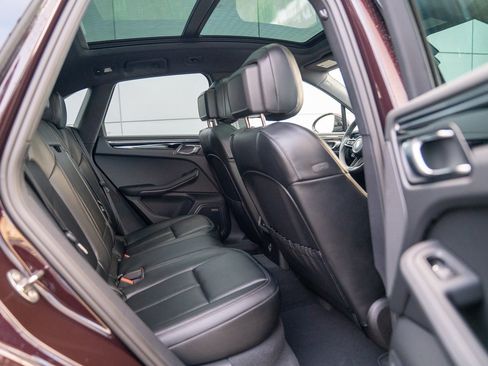 Certified 2026 Porsche Macan AWD/4WD image 25