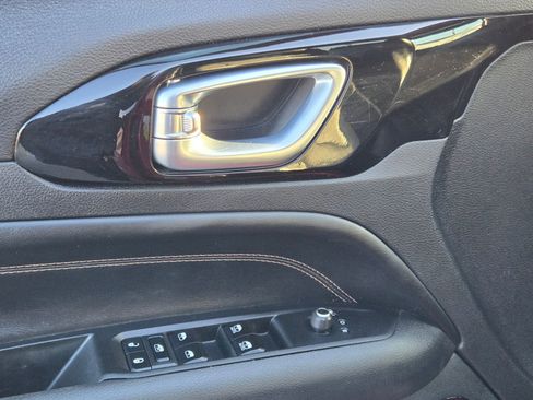 Used 2023 Jeep Compass Limited image 21