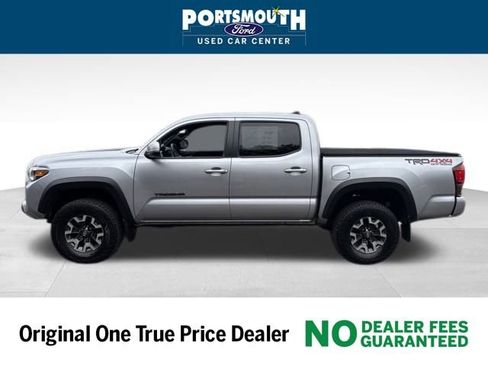 Used 2019 Toyota Tacoma TRD Off-Road image 2