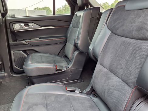 Used 2025 Ford Explorer ST w/ Sun And Sound Package AWD/4WD image 7
