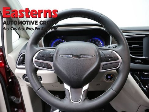 Used 2023 Chrysler Voyager LX FWD image 10