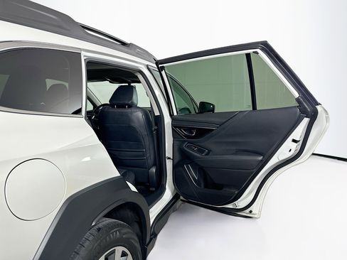 Used 2023 Subaru Outback Limited image 32