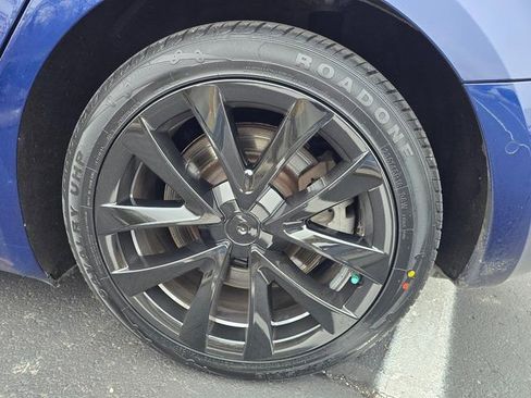 Used 2018 Tesla Model 3 Long Range image 10