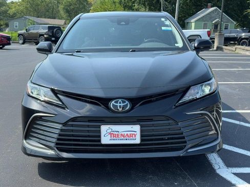 Used 2022 Toyota Camry LE w/ Carpet Mat Package (TMS) AWD/4WD image 9