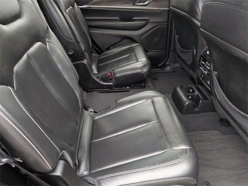 Certified 2024 Jeep Grand Cherokee L Limited w/ Luxury Tech Group II image 31