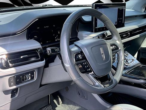 Used 2021 Lincoln Nautilus Reserve image 13