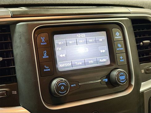 Used 2021 RAM 1500 Classic SLT image 14