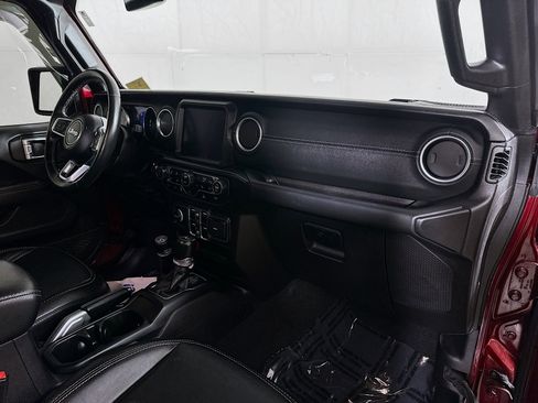 Used 2021 Jeep Wrangler Unlimited Sahara w/ Cold Weather Group image 27