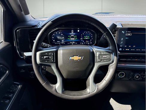 Used 2022 Chevrolet Silverado 1500 LT image 24