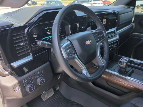 Used 2026 Chevrolet Silverado 1500 LT AWD/4WD image 10