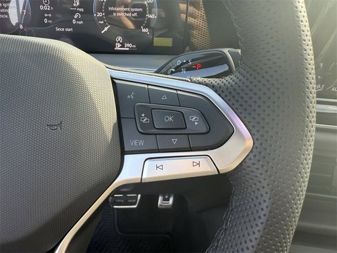 New 2026 Volkswagen Tiguan SE R-Line image 15