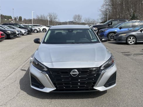 Used 2024 Nissan Altima 2.5 SV image 8