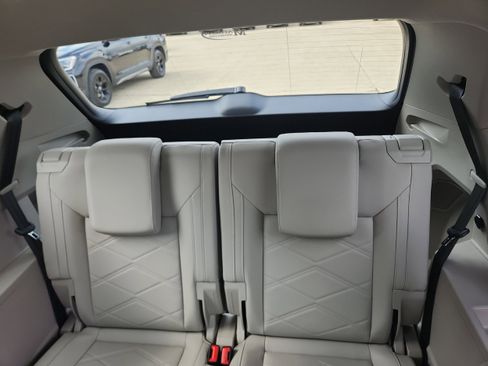 New 2026 Volkswagen Atlas SE image 12