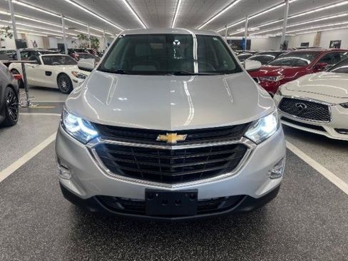 Used 2018 Chevrolet Equinox LT FWD image 3
