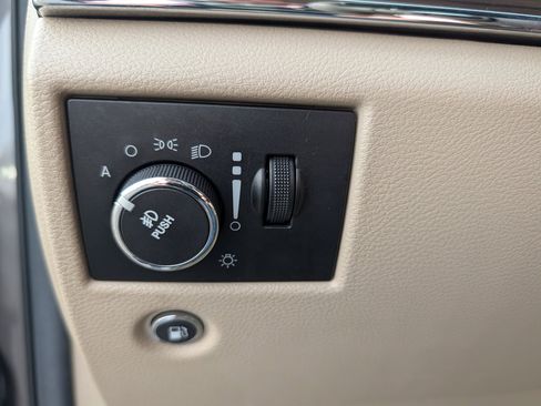 Used 2014 Jeep Grand Cherokee Overland w/ Trailer Tow Group IV image 19