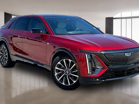 Certified 2024 Cadillac Lyriq Sport AWD/4WD image 11