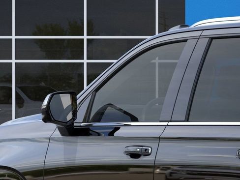 New 2026 Chevrolet Suburban Premier w/ Sun And Tow Package AWD/4WD image 12