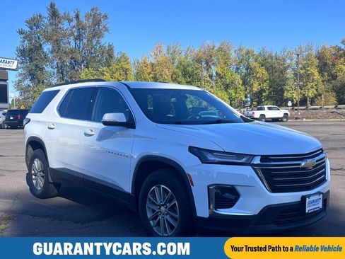 Used 2023 Chevrolet Traverse LT image 1