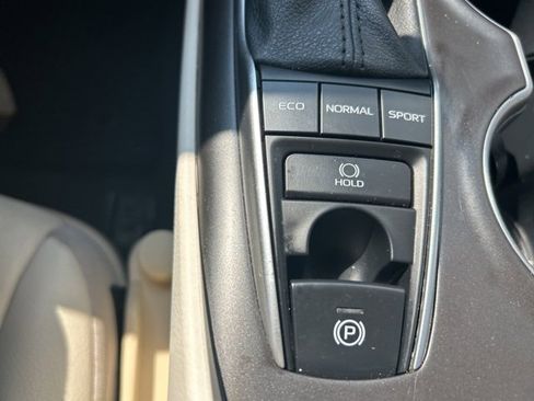 Used 2021 Toyota Camry XLE image 26