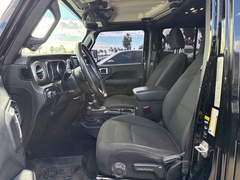 Used 2020 Jeep Wrangler Unlimited Sahara image 5