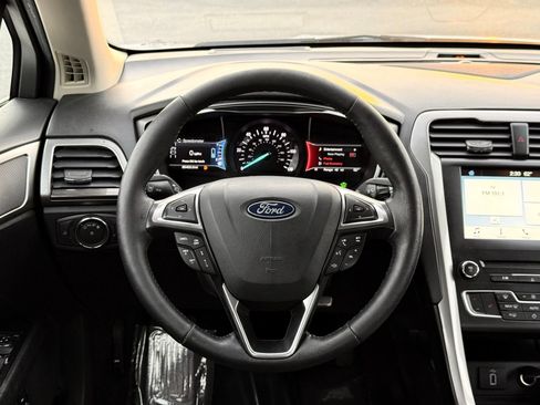 Used 2018 Ford Fusion SE w/ Equipment Group 602A FWD image 26