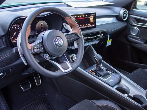 New 2025 Alfa Romeo Tonale image 11