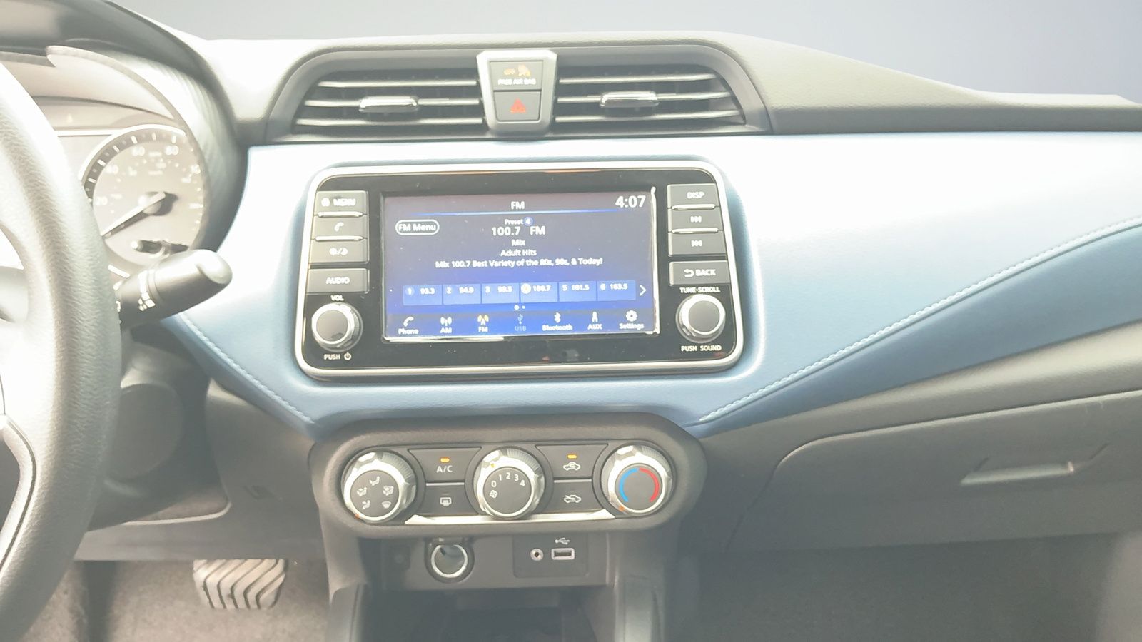 Certified 2025 Nissan Versa SV w/ Trunk Package FWD image 29