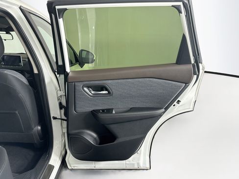 Used 2023 Nissan Rogue SV AWD/4WD image 29