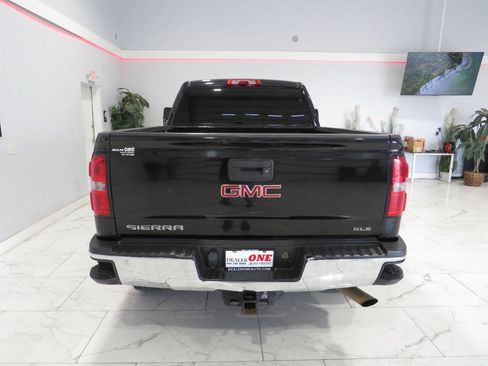 Used 2015 GMC Sierra 2500 SLE w/ SLE Preferred Package AWD/4WD image 5