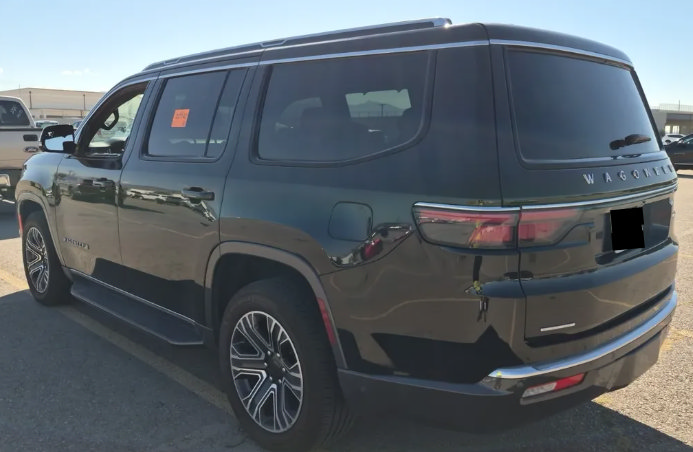 Used 2022 Jeep Wagoneer Series III w/ Convenience Group I AWD/4WD image 2
