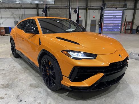 Used 2024 Lamborghini Urus S AWD/4WD image 1