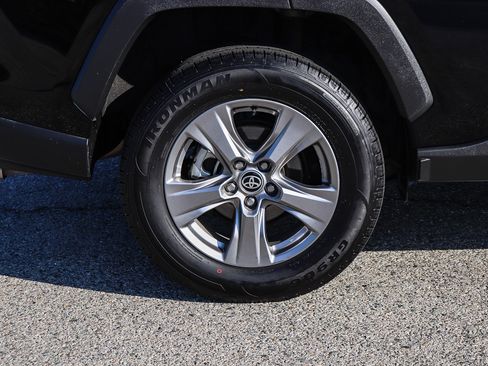 Used 2025 Toyota RAV4 XLE image 11