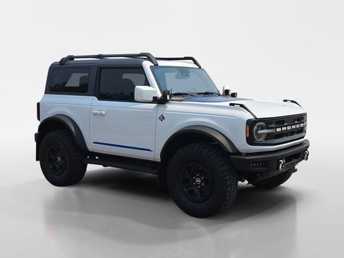 Used 2021 Ford Bronco Outer Banks w/ Sasquatch Package AWD/4WD image 9