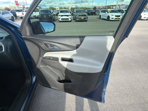 Used 2022 Chevrolet Equinox LS AWD/4WD image 27