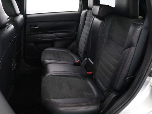 Used 2020 Mitsubishi Outlander LE AWD/4WD image 8