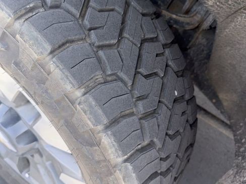 Used 2020 Chevrolet Silverado 2500 LT w/ Convenience Package image 11