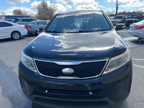 Used 2014 Kia Sorento LX image 2