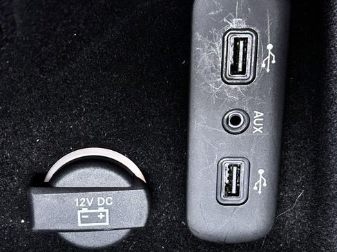 Used 2017 Dodge Challenger SXT w/ Driver Convenience Group image 32